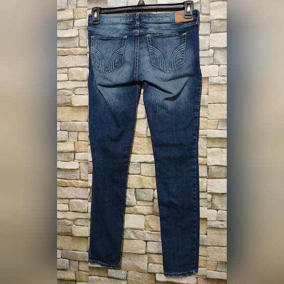 HOLLISTER Blue Skinny Jeans with Modern Distressed Look - Picture 2 of 4